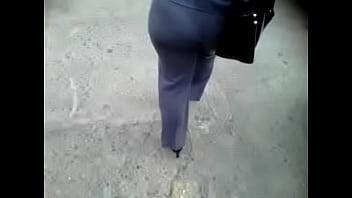 Preview 3 of Beg Boots Sex Mama - culazo de negra