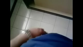 Preview 1 of Tranny Anal Gloryhole - punheta antes do trabalho (sem gozar)