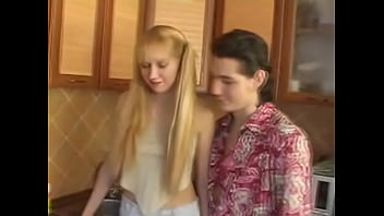 Preview 1 of Girl Finger Guy Porn - Loira safada registrando a melhor trepada com o marido