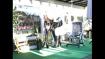 Preview 2 of Dasi Boy Sex Dasi Anty - Roxina2007WorshipRubberSlave171007.WMV