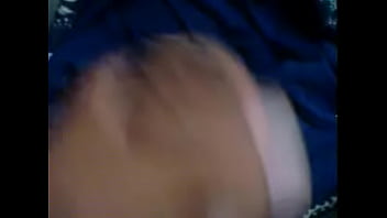 Preview 1 of Geller Deutscher Sex - batendo uma punheta no sofa