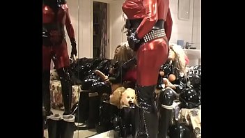 Preview 3 of Sore Anus - Roxina2007PaleFaceZentaiGurl270207XXL.WMV