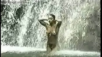Preview 4 of Extas - Flagra (banho de cachoeira)