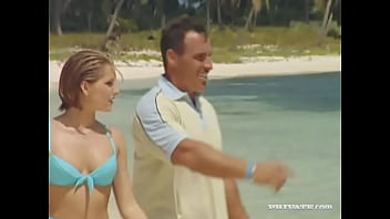 Preview 2 of Fressia Vids Porn - Petra Short Gets Sand in Her Pussy While on the Beach Enjoying a Dick