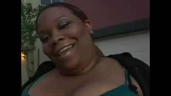 Preview 4 of Get Hunt And Fuck - black chick shakin it