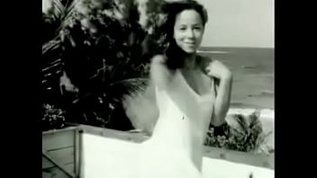 Preview 2 of Video Bokep3gp - Mariah Carey young rare video clips of Mariah on the beach