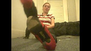 Preview 1 of Ses Anal - SEXY LATINA FEET IN RED
