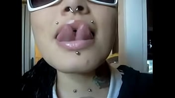 Preview 4 of Dad Crush 13 Years Old Girl - Gespaltene Zunge - Piercings &amp_ Tattoos!