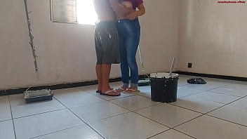 Preview 3 of Video Porn Indiyn - N&atilde_o aguentei e transei com pauz&atilde_o do pintor,  safado guloso deixou minha buceta toda gozada