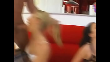 Preview 2 of Hsts - Ashley e Renee mostrando suas tecnicas orais