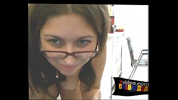 Preview 2 of Midget Porn Gif - Booty shake  Jessica