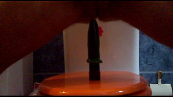 Preview 1 of Girls Mastrubution - Tuga com vibrador no c&uacute_