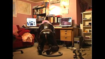 Preview 2 of Rabe And Fuck - Roxina2008BizarreBondageGurlCum04108XXL.WMV