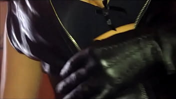 Preview 1 of Old Main Young Boy Llong Move - Leather gloves cum fetish