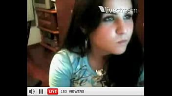 Preview 1 of Three Tief - twitcam namorada boqueteira