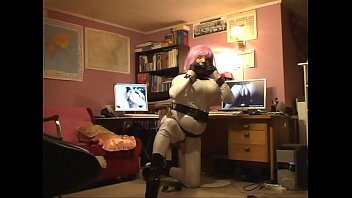 Preview 2 of Princess Nikki Thorne Scat - Roxina2008WhiteZentaiCumGurl140708XXL.WMV