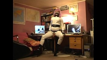 Preview 3 of Princess Nikki Thorne Scat - Roxina2008WhiteZentaiCumGurl140708XXL.WMV