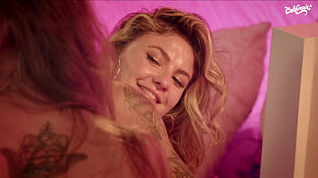 Preview 3 of Play Boy Girl Xxx 1 - Ela chupou a bucetinha da amiga