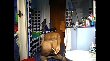 Preview 1 of Tyte Porn - DSCN3375.AVI enema in my blue bathroom (second part)and ass masturbation