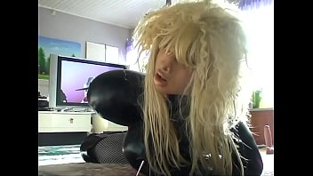 Preview 1 of Maid Korea Hot - Roxina2009SexyHornyDoll181009XXL.WMV