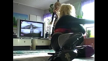 Preview 4 of Massage Melons - Roxina2009IncredibleFetishDoll181009XXXL.WMV