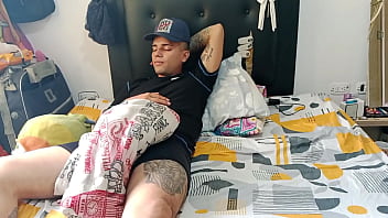 Preview 1 of Marwadi Sex Dowalod - despierto a mi hermanastro para follarmelo.