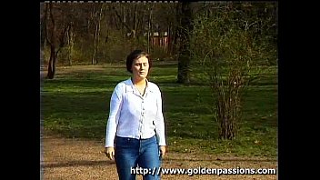 Preview 1 of Blondefreya - Girl pissing in a public park