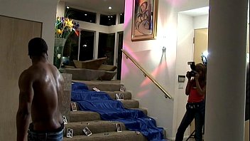 Preview 2 of Huge Chantal Having Fun - Metro - Dymes 05 - scene 3 - extract 1
