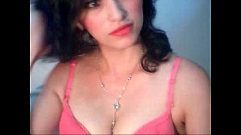 Preview 1 of Shemalle Gif - brune pulpeuse en webcam coquin