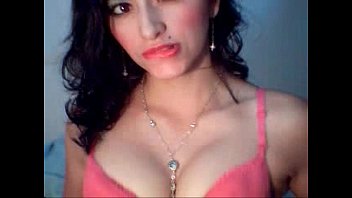 Preview 4 of Shemalle Gif - brune pulpeuse en webcam coquin