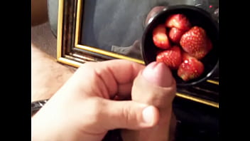 Preview 2 of Mosscow Bus Scandal - STRAWBERRY GLAZING.MOV