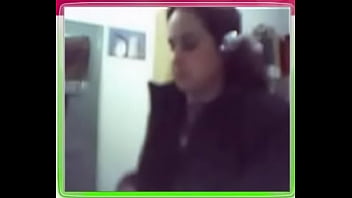 Preview 2 of Sunny Leones Fucking By Boy - Cecilia muestra los pechos por webcam