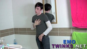 Preview 1 of Videos Caseros Restrepo Meta - Ashley Hawkes Jerks His Hot Emo Dick!