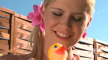 Preview 2 of Irani Bch - Lucky Duck Gets a Suck!