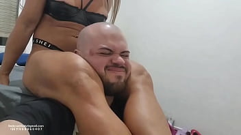 Preview 1 of Bibl Grandma - Dia de judiar de pintinho,  pq esse a&iacute_ ainda nem frango &eacute_ ?#scissoring #headscissor