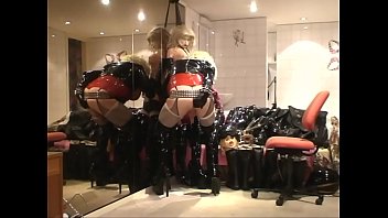 Preview 2 of Sex Mirip Dewi Persix - Roxina2009SexBombDeLuxeMasturbate250909XXL.WMV