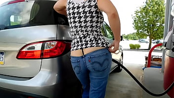 Preview 1 of Seachvoyeur Marocaine - Car Wash exhibitionist - Big ass busting out of low rise jeans