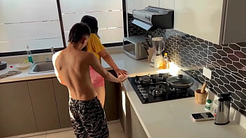Preview 1 of My Sister Uncle Xxxx - Pareja amateur tienen sexo en la cocina mientras sus padrastros no est&aacute_n. H.L