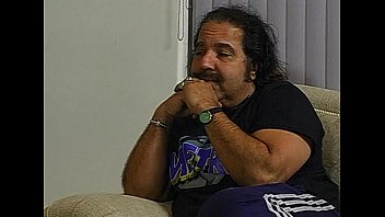 Preview 4 of Madres Espaol - Metro - Ron Jeremy Venice Beach - scene 4 - extract 3