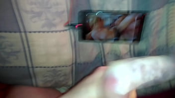 Preview 2 of Sex Arabestani - Polski chłopak Adrian intensywnie trzepie i spuszcza się w gumkę