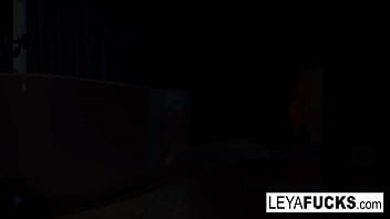 Preview 1 of Xxxsiri Lanka - Leya Falcon uses the tub shower head on her ass