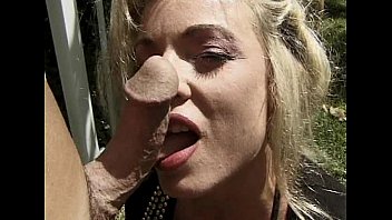 Preview 1 of Mome Son X - Garden Blowjob