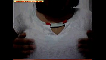 Preview 1 of Under Girls Xxx First - dora de camiseta branca1