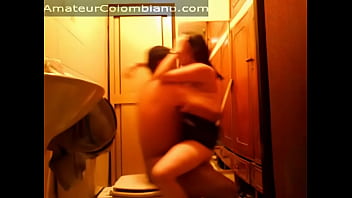 Preview 3 of Zofilia Xxx Tube - Se coje en su casa a la cu&ntilde_ada