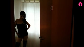 Preview 1 of Cant Hold French Pee - Deutsche Nutte in der Schweiz will ficken