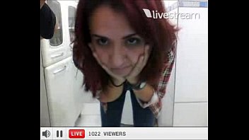 Preview 3 of Ebony Granmy - vadia mostrando os peitos na twitcam