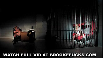 Preview 4 of Pon Video Mp4 - Detective Brooke Banner Fingers Herself