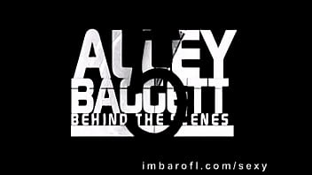 Preview 1 of Olovia Is Cute - Alley baggett