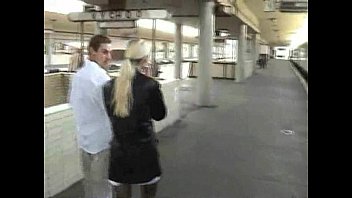 Preview 1 of Abspitzen Wixe - pretty girl suck in train