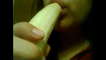 Preview 4 of Ebony Boops - Clases amateur de como mamarla